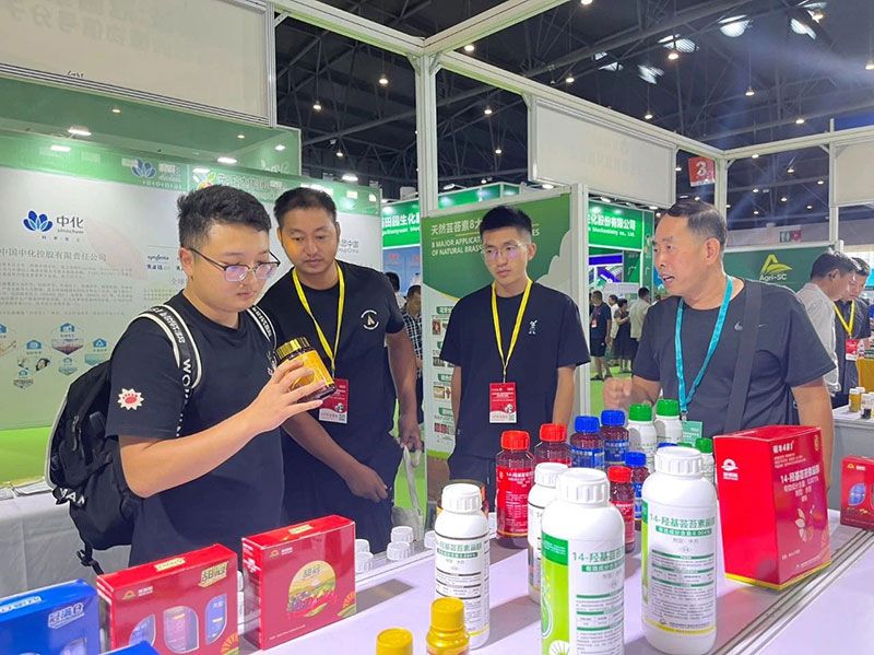 新朝陽(yáng)綠色生物科技亮相西部植?！半p交會(huì)”與第八屆綠色農(nóng)藥博覽會(huì)